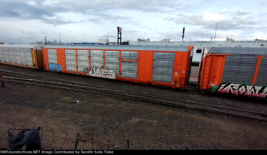 BNSF 27584 TTGX 696200